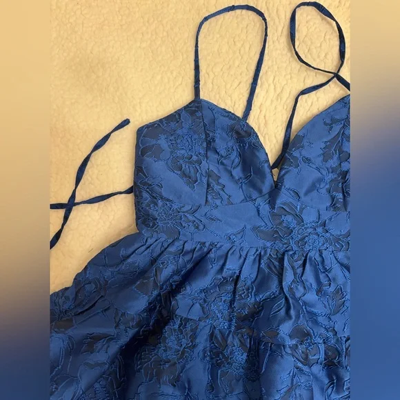 Selfie Leslie Maybelle Jacquard A-Line Mini Dress
Royal - Picture 2 of 8